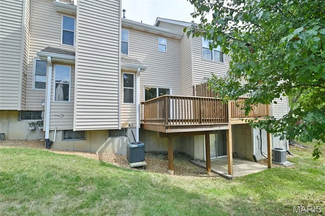 $1,800 | 1005 Pocono Trail, Ballwin, MO 63021