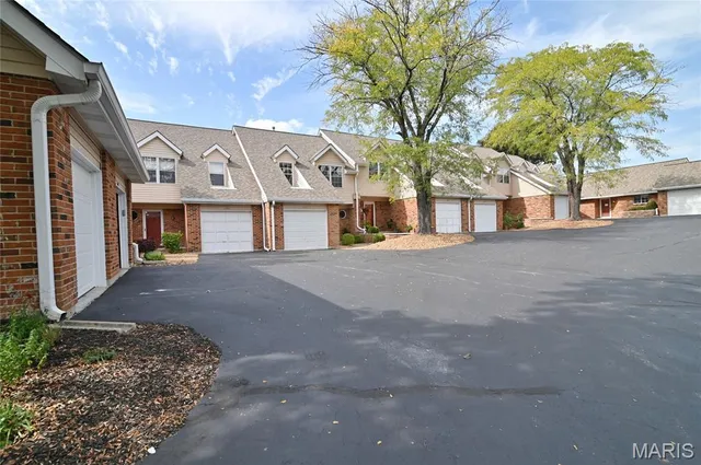 $1,800 | 1005 Pocono Trail, Ballwin, MO 63021