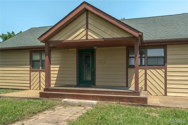 $585,000 | 5171 Old Alton Edwardsville Road, Edwardsville, IL 62025