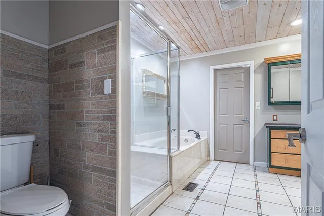 $585,000 | 5171 Old Alton Edwardsville Road, Edwardsville, IL 62025