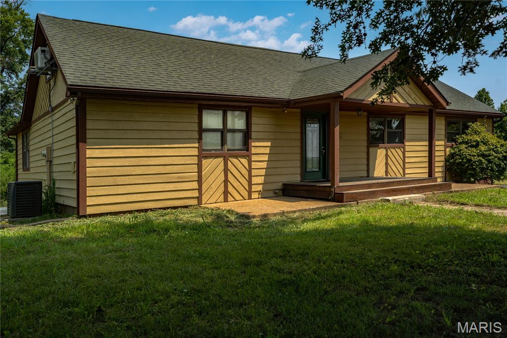 5171 Old Alton Edwardsville Road Edwardsville, IL 62025 - Photo 4 of 73