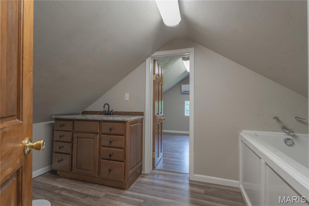 5171 Old Alton Edwardsville Road Edwardsville, IL 62025 - Photo 46 of 73