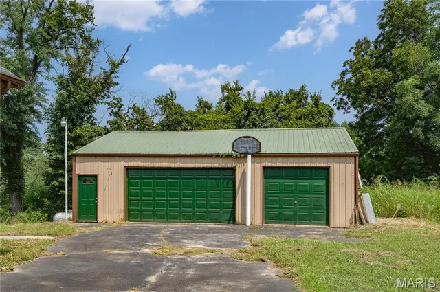 $585,000 | 5171 Old Alton Edwardsville Road, Edwardsville, IL 62025