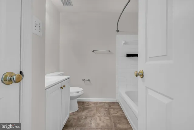 $3,950 | 43654 Kenai Court, Chantilly, VA 20152