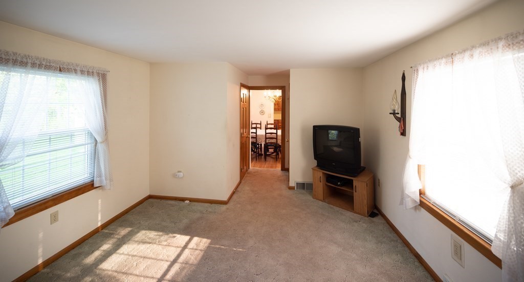 91 Marshall Road Fitchburg, MA 01420 - Photo 11 of 28 Gallery Image 11