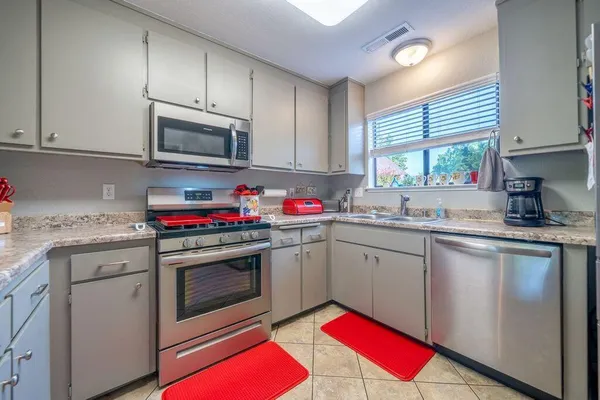 $380,000 | 1827 Bembow Drive, Redding, CA 96002