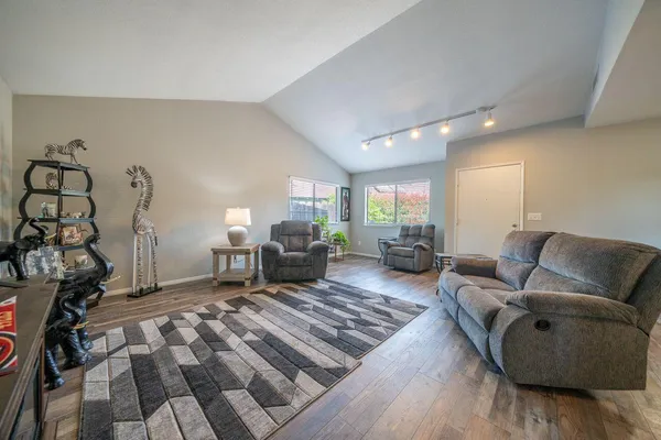 $380,000 | 1827 Bembow Drive, Redding, CA 96002