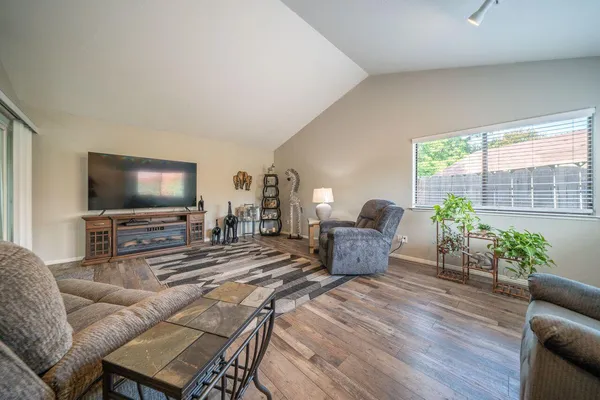 $380,000 | 1827 Bembow Drive, Redding, CA 96002