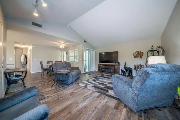$380,000 | 1827 Bembow Drive, Redding, CA 96002