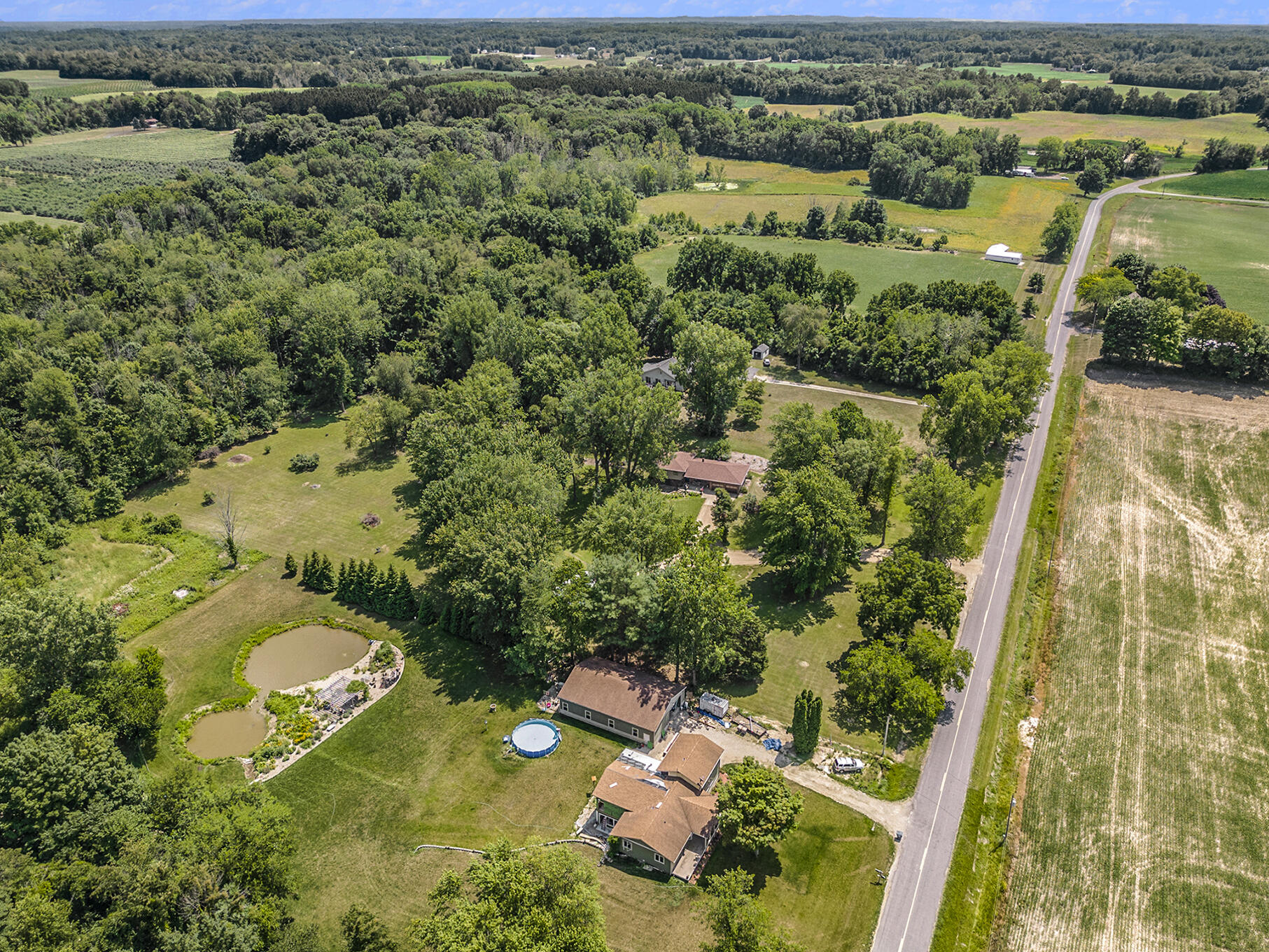 11867 Coveney Road Buchanan, MI 49107 - Photo 33 of 38 031_dji_0556