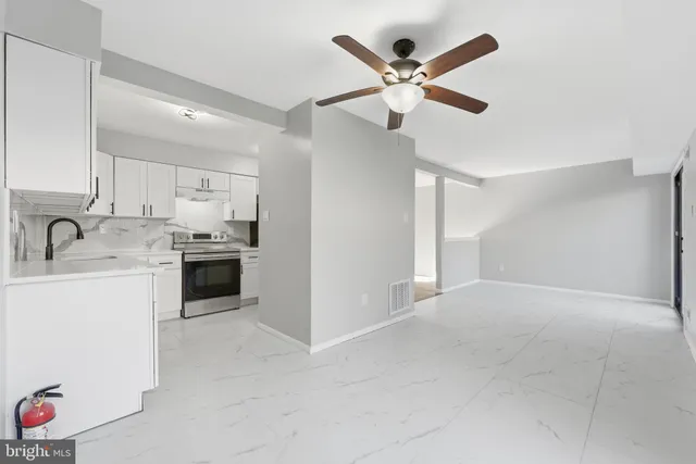 $2,500 | 111 Presidential Drive, Sicklerville, NJ 08081