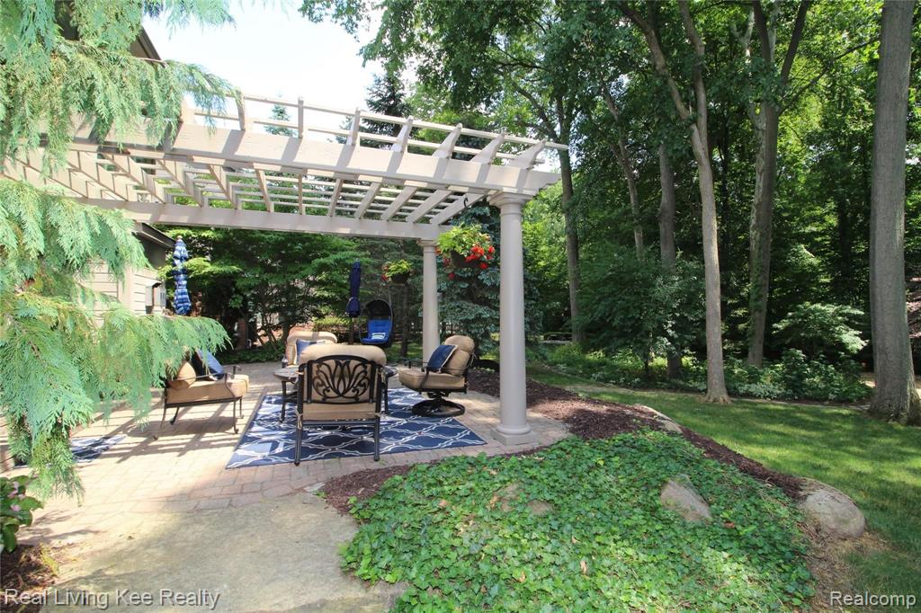 1081 Chesapeake Rochester Hills, MI 48307 - Photo 17 of 80