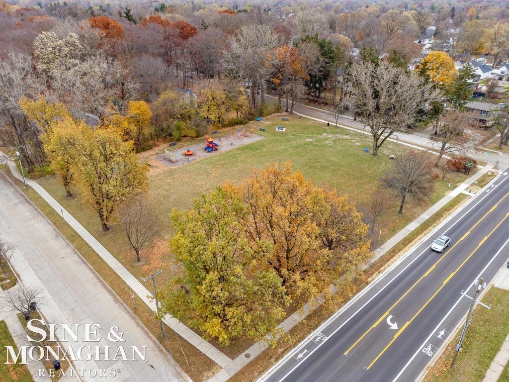 521 Normandy Road Royal Oak, MI 48073 - Photo 40 of 46 50194712-7b5ddb0c-7e0b-4b19-88af-67aaed50383f.JPG
