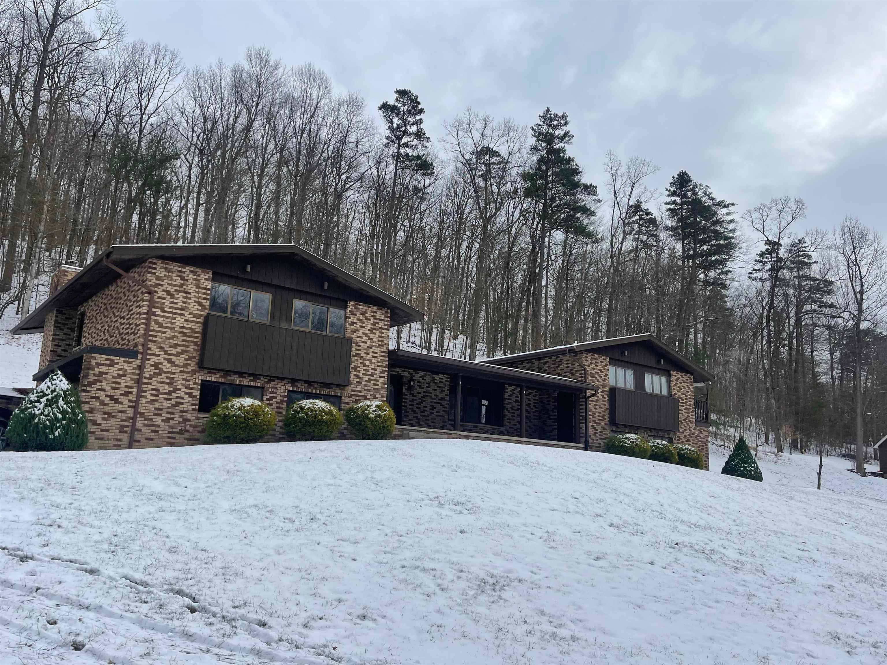 460 Bluelick Road Winfield, WV 25213 - Photo 1 of 1 Gallery Image 1