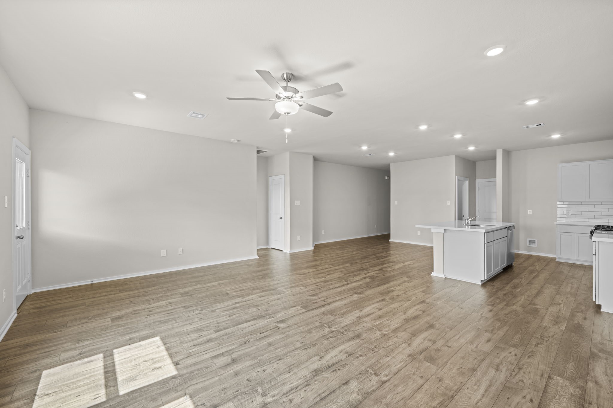 3502 Atlas Pt Lane Angleton, TX 77515 - Photo 10 of 23