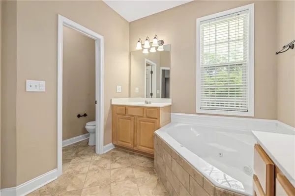 a view of an entryway with workspace