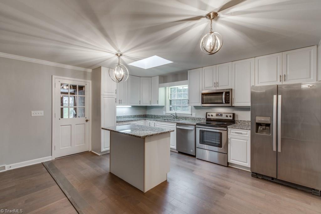 4180 Witherow Road Winston-Salem, NC 27106 - Photo 9 of 24 Beautiful Remodeled Kitchen