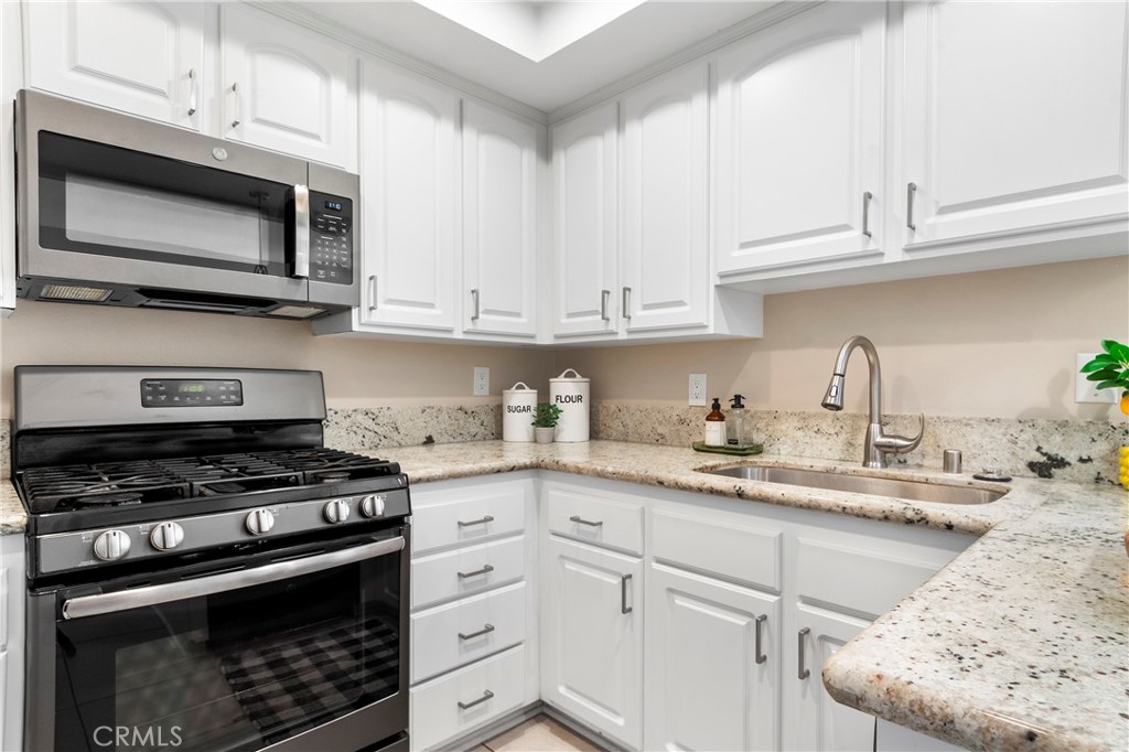 232 Dale Court Brea, CA 92821 - Photo 8 of 34