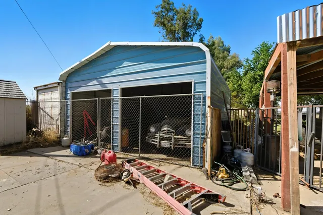 a view of a floor to ceiling window
