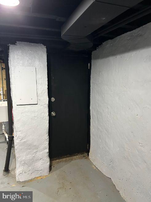 1116 Sanger Street Philadelphia, PA 19124 - Photo 35 of 47 a view of entryway