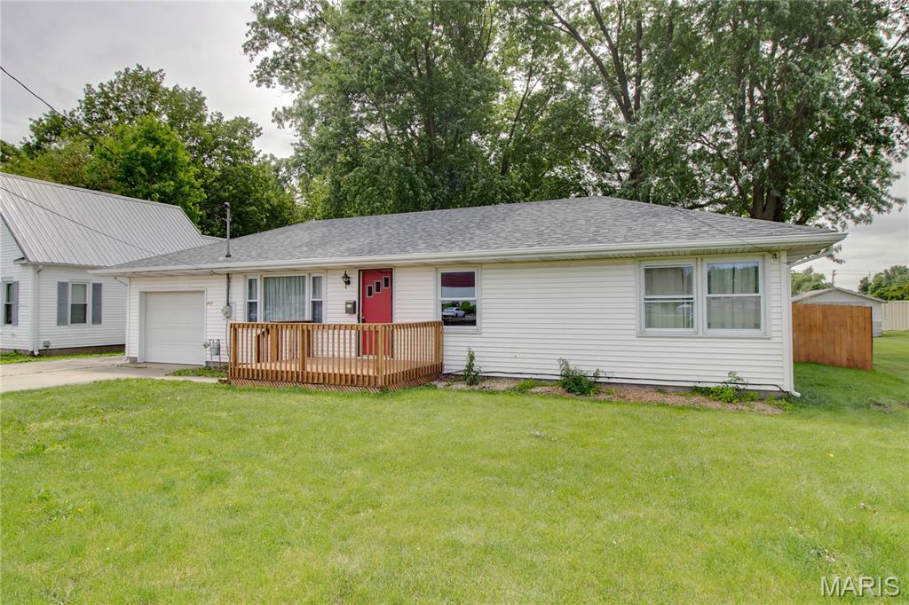 440 West State Street Waverly, IL 62692 - Photo 3 of 39