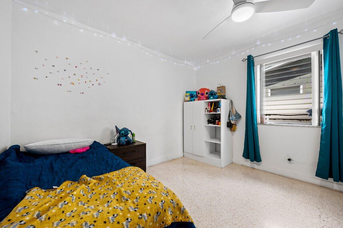 313 Southwest 7th Street Hallandale Beach, FL 33009 - Photo 7 of 18 LUX_2056