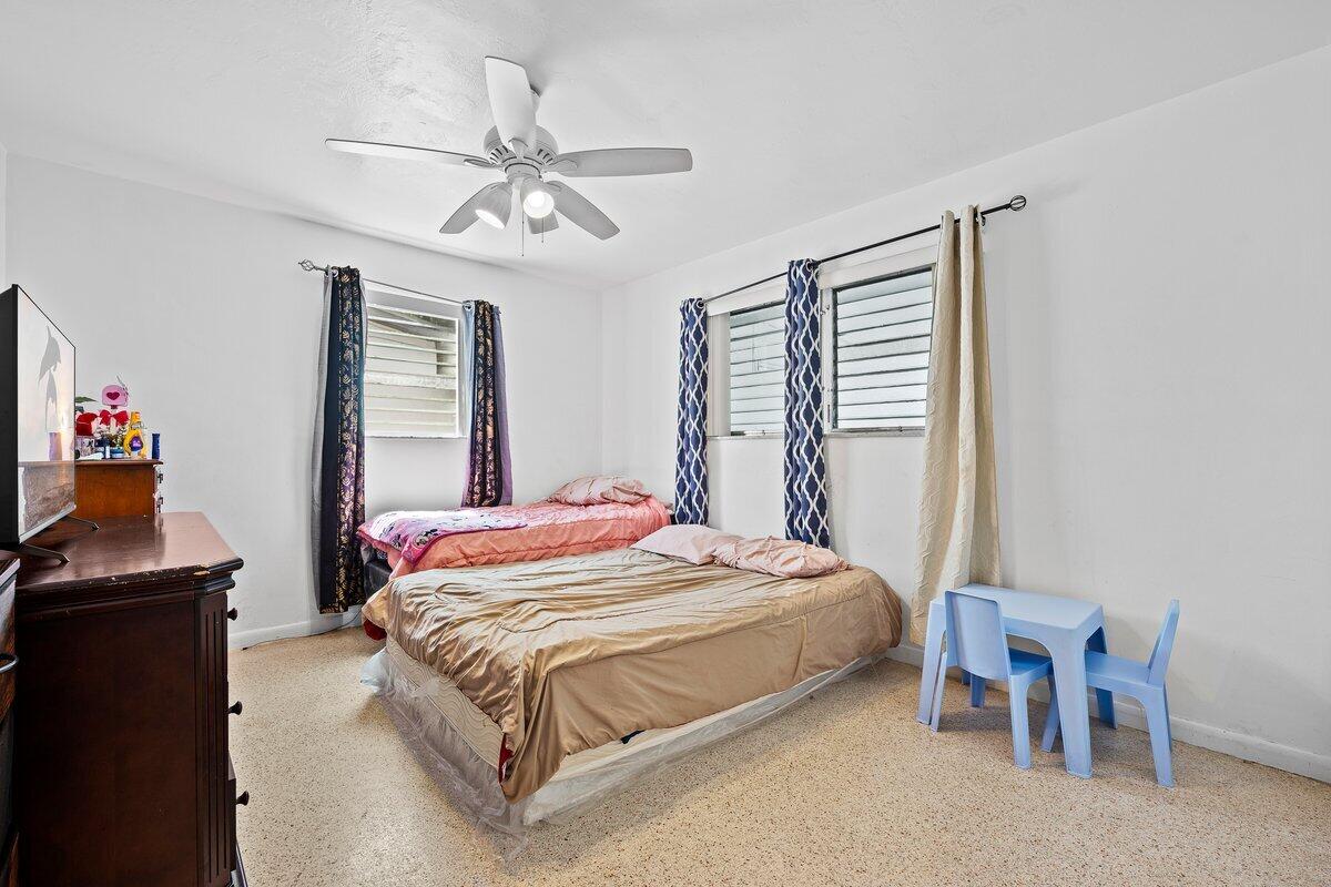 313 Southwest 7th Street Hallandale Beach, FL 33009 - Photo 10 of 18 LUX_2071.jpg1