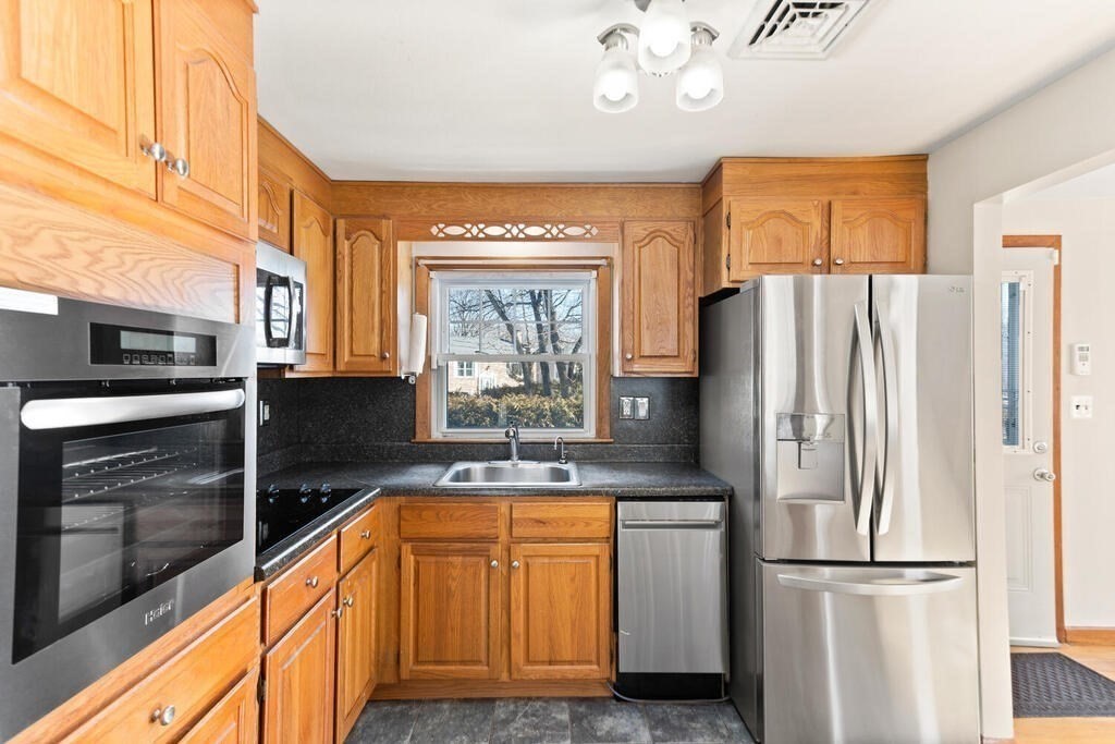 70 Running Brook Road Boston, MA 02132 - Photo 5 of 25 Gallery Image 5