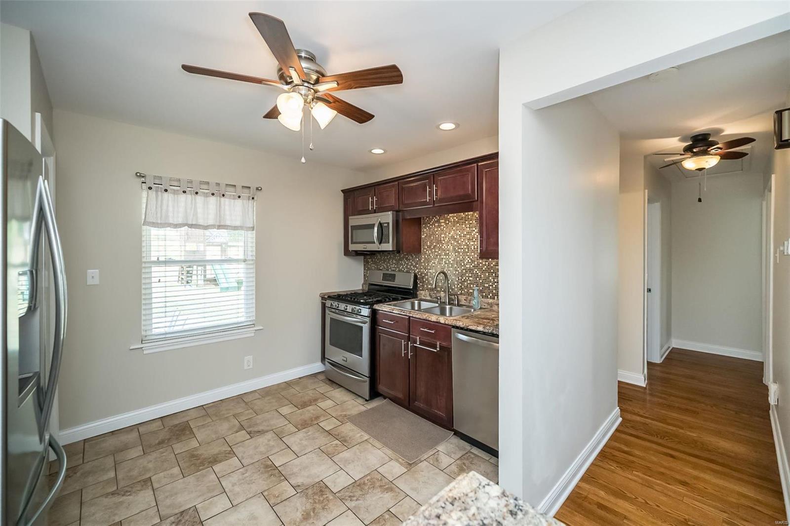 7841 Adkins Avenue St. Louis, MO 63123 - Photo 11 of 29