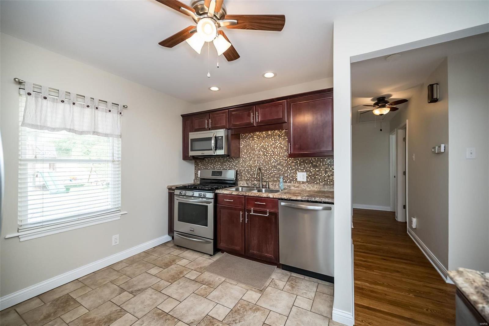 7841 Adkins Avenue St. Louis, MO 63123 - Photo 12 of 29