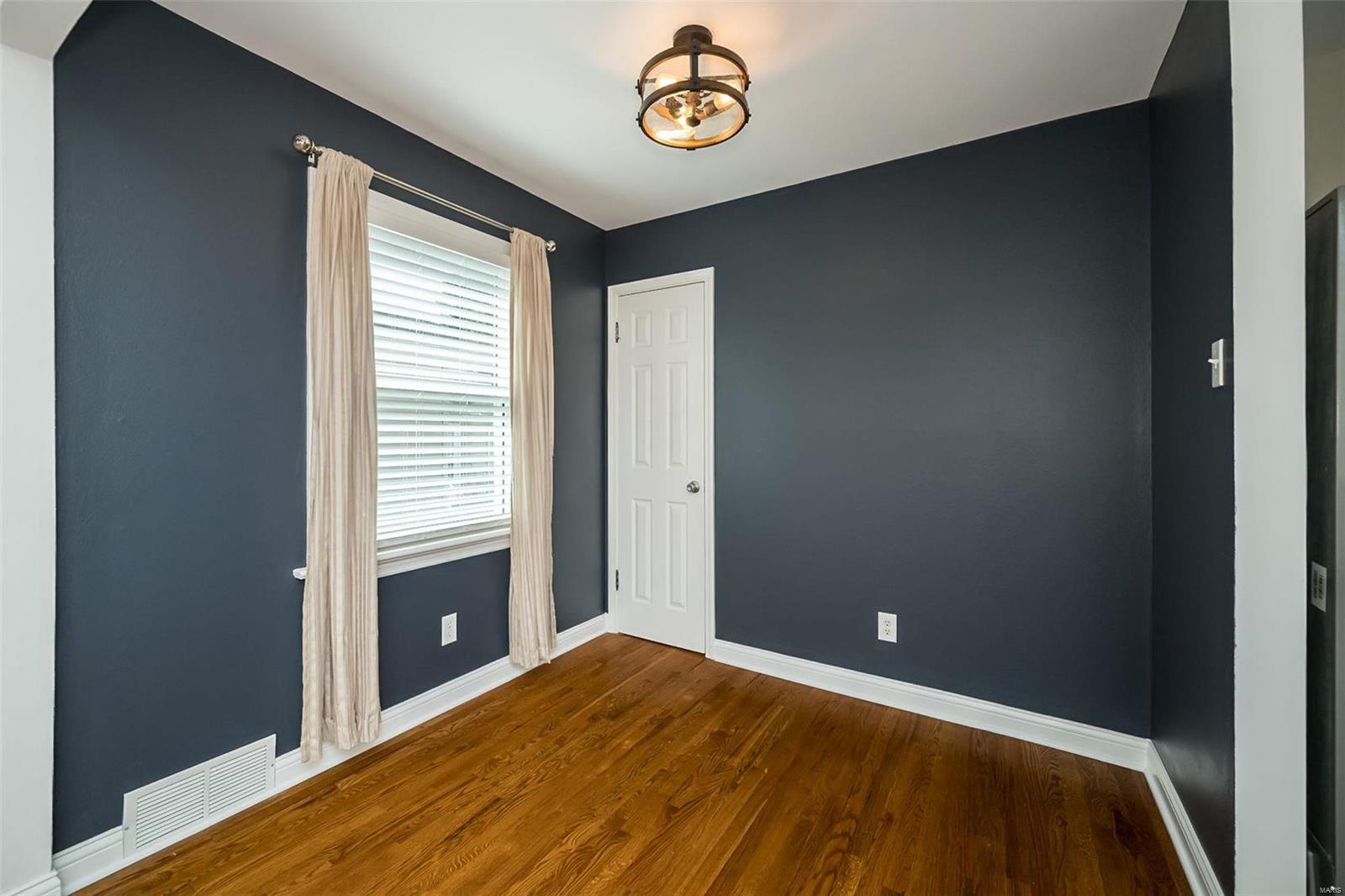 7841 Adkins Avenue St. Louis, MO 63123 - Photo 9 of 29