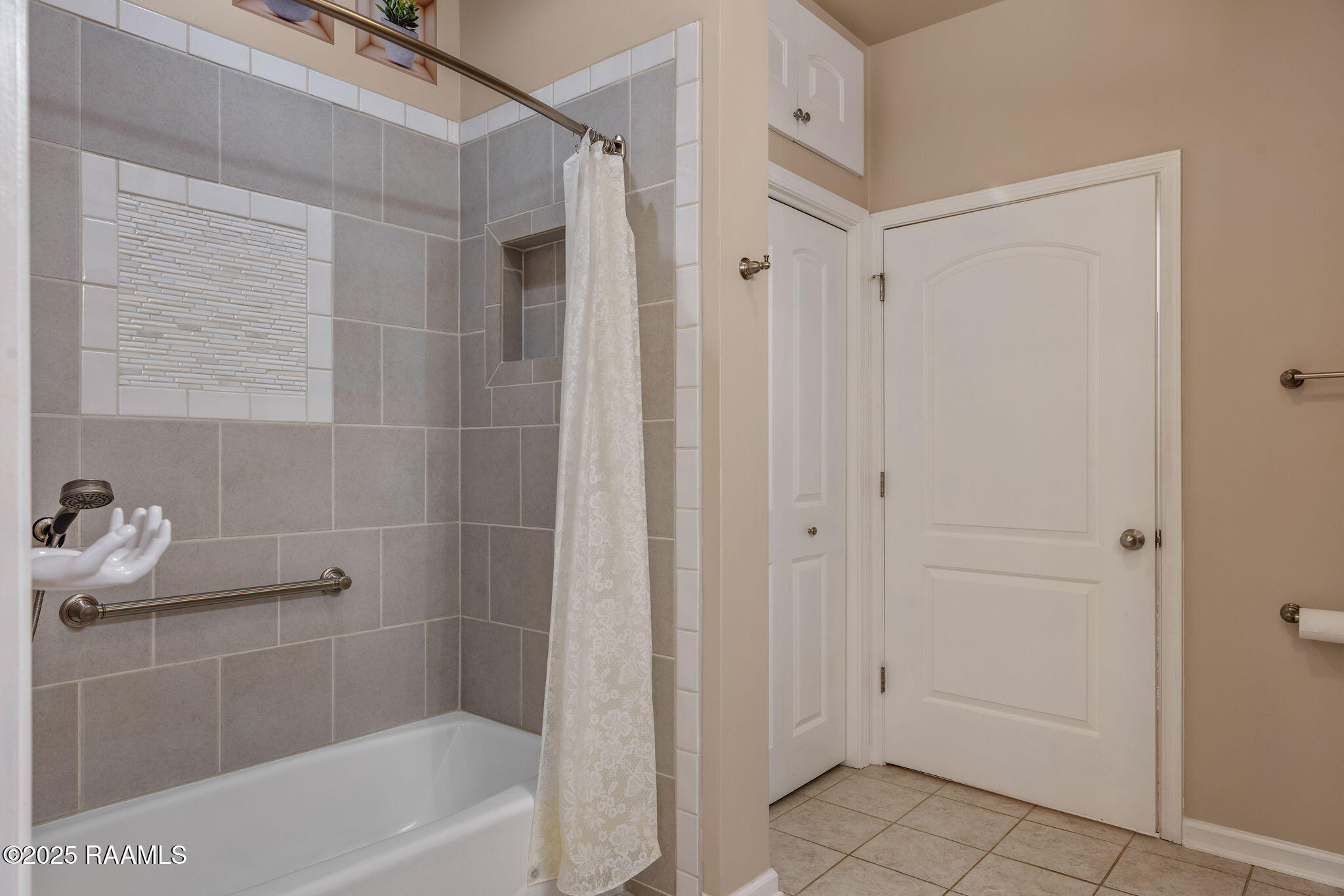 211 Rue Pacannier Carencro, LA 70520 - Photo 12 of 28 18-web-or-mls-211 Rue Pacannier-18