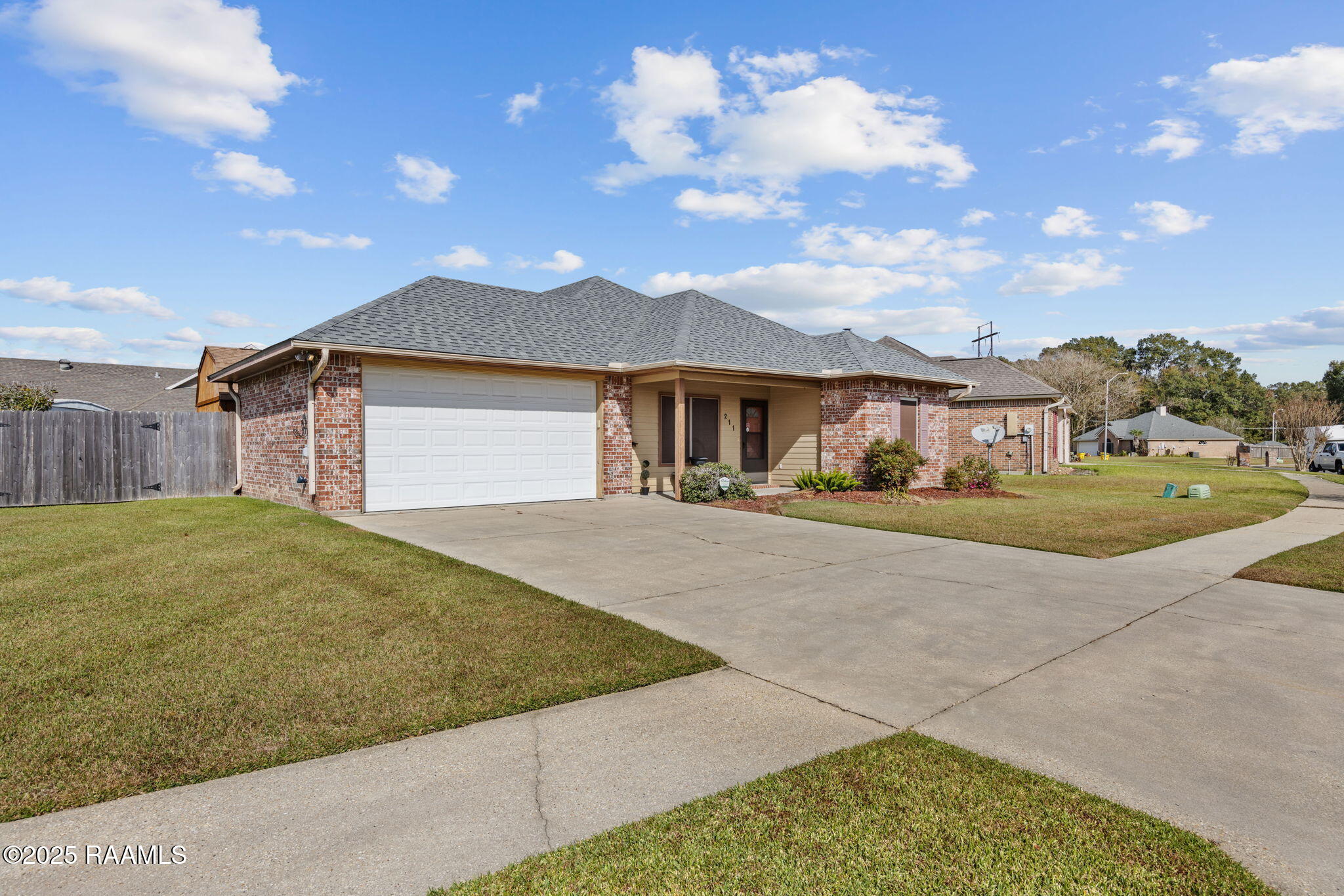 211 Rue Pacannier Carencro, LA 70520 - Photo 3 of 28 3-web-or-mls-211 Rue Pacannier-3