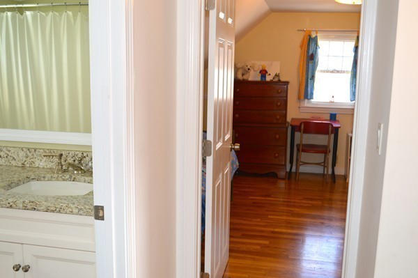 79 Chesterfield Road Northborough, MA 01532 - Photo 18 of 30 Gallery Image 18