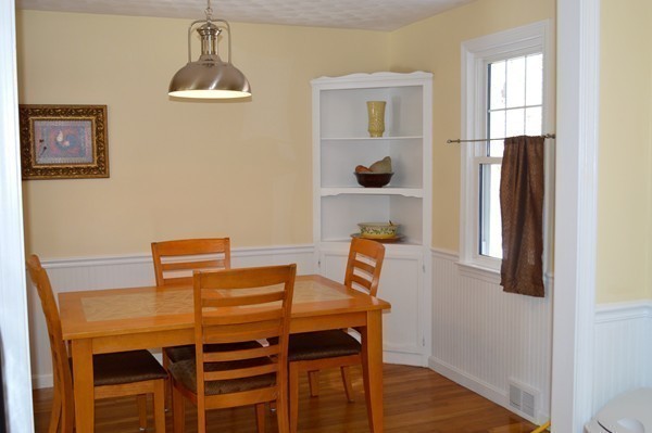 79 Chesterfield Road Northborough, MA 01532 - Photo 6 of 30 Gallery Image 6