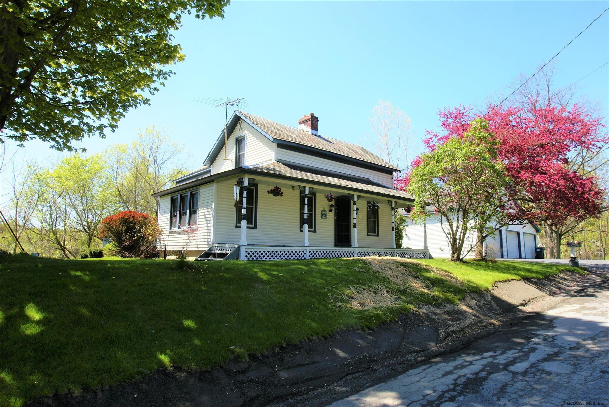 4 Cross Road Hampton, NY 12837 - Photo 1 of 46 Photo 1
