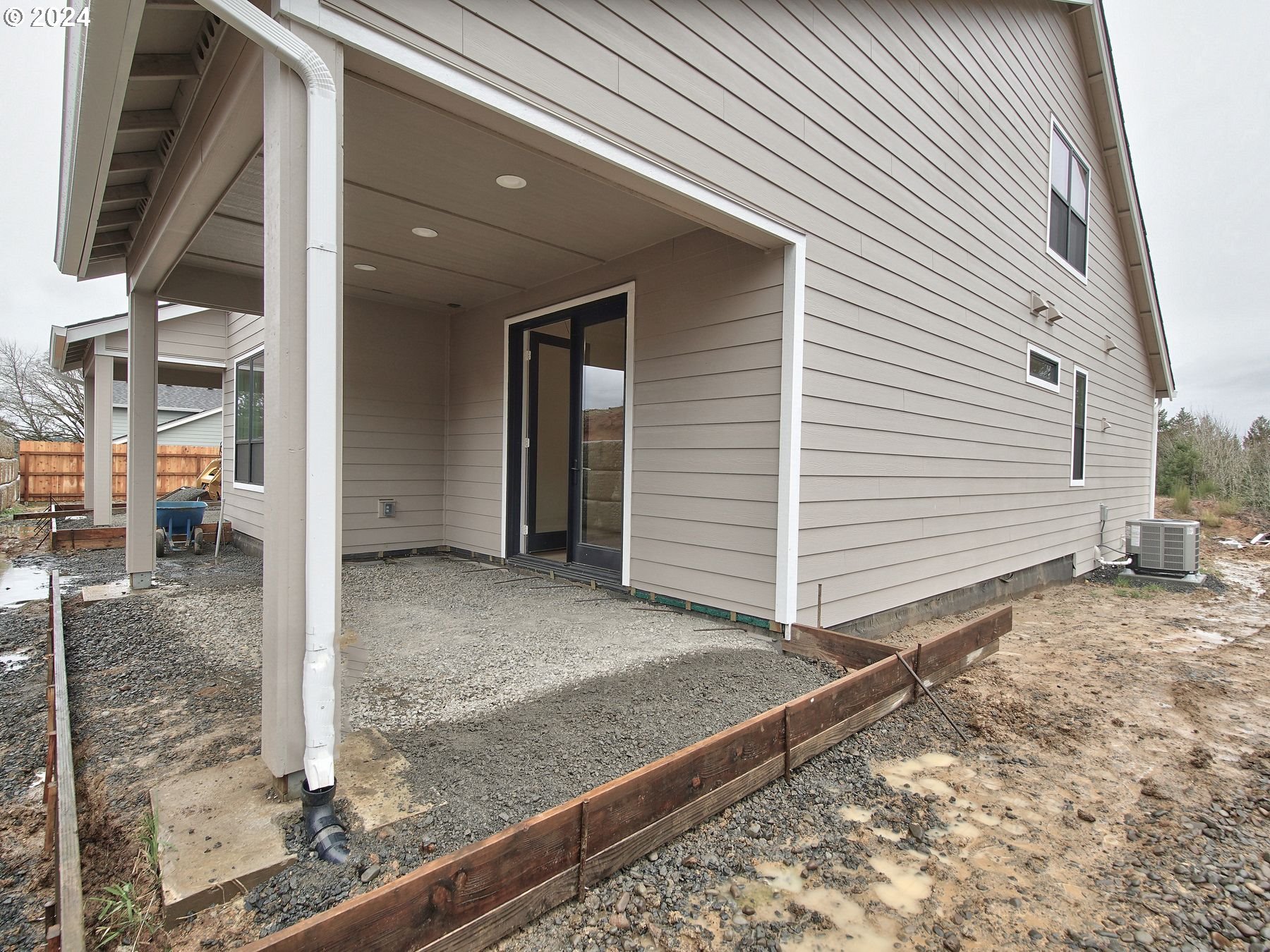 365 Northeast Oakview Drive Estacada, OR 97023 - Photo 33 of 39 a view of a house with backyard