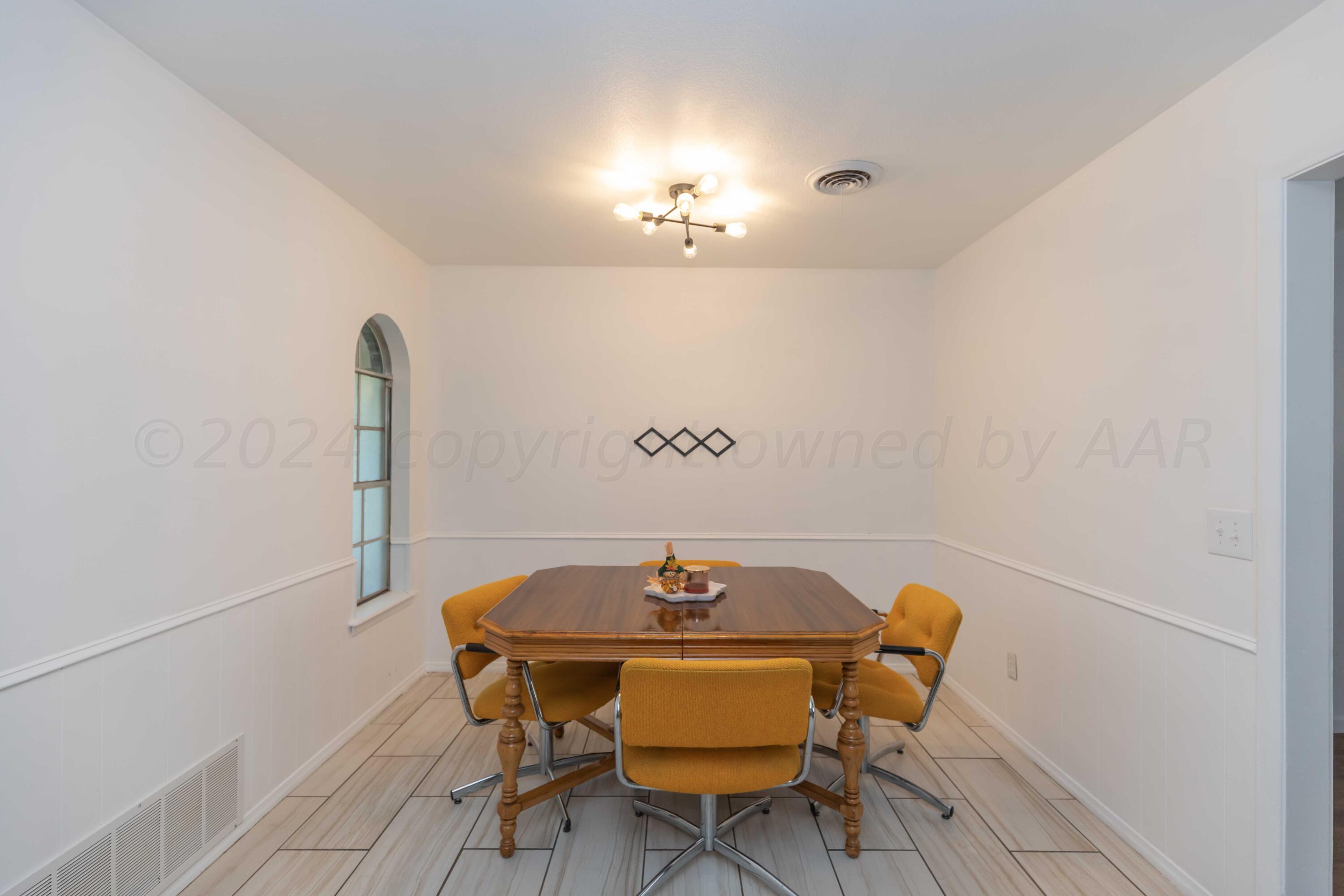 6506 Garwood Road Amarillo, TX 79109 - Photo 20 of 41 DINING VIEW 2
