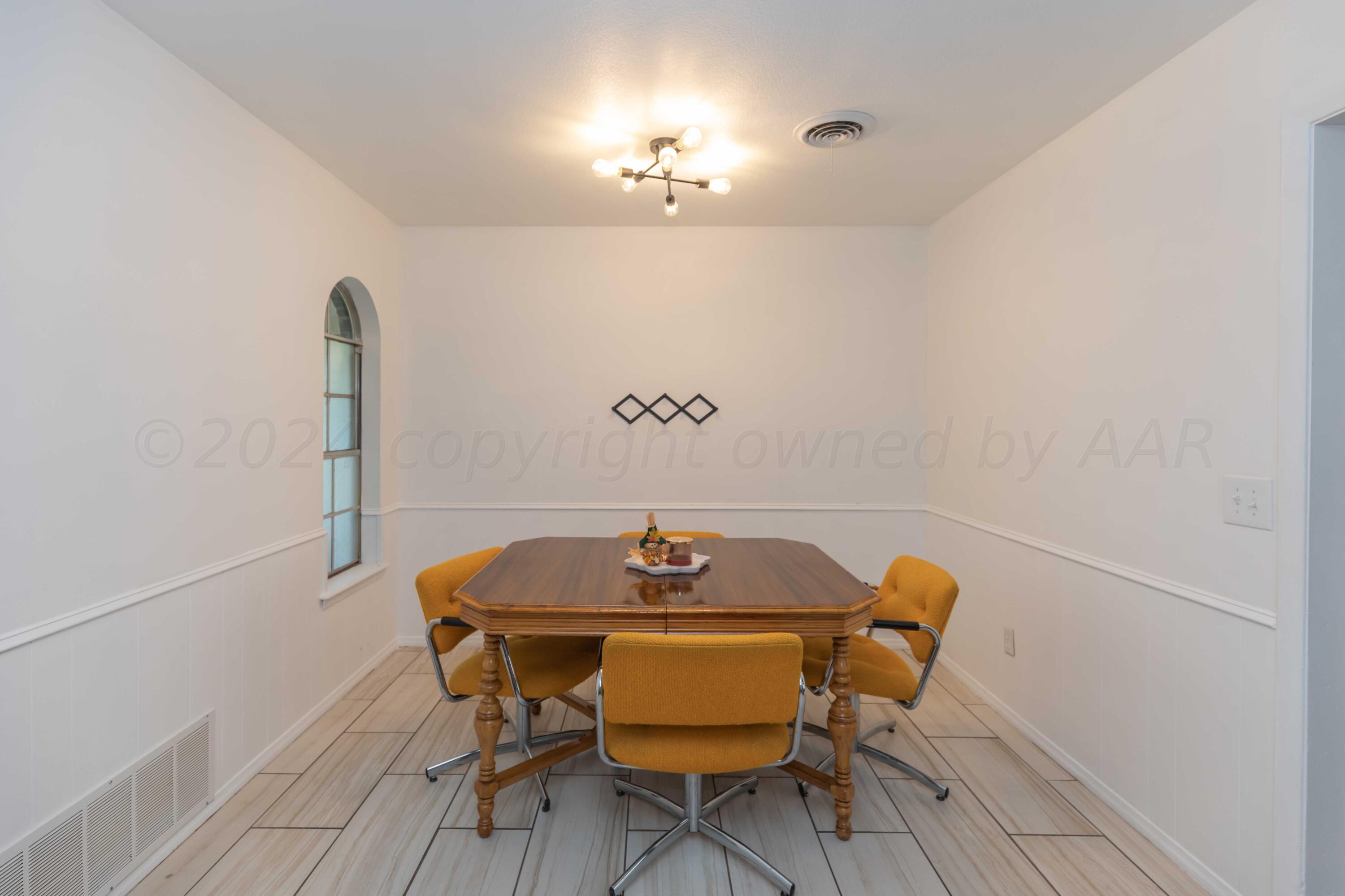 6506 Garwood Road Amarillo, TX 79109 - Photo 21 of 41 DINING VIEW 3