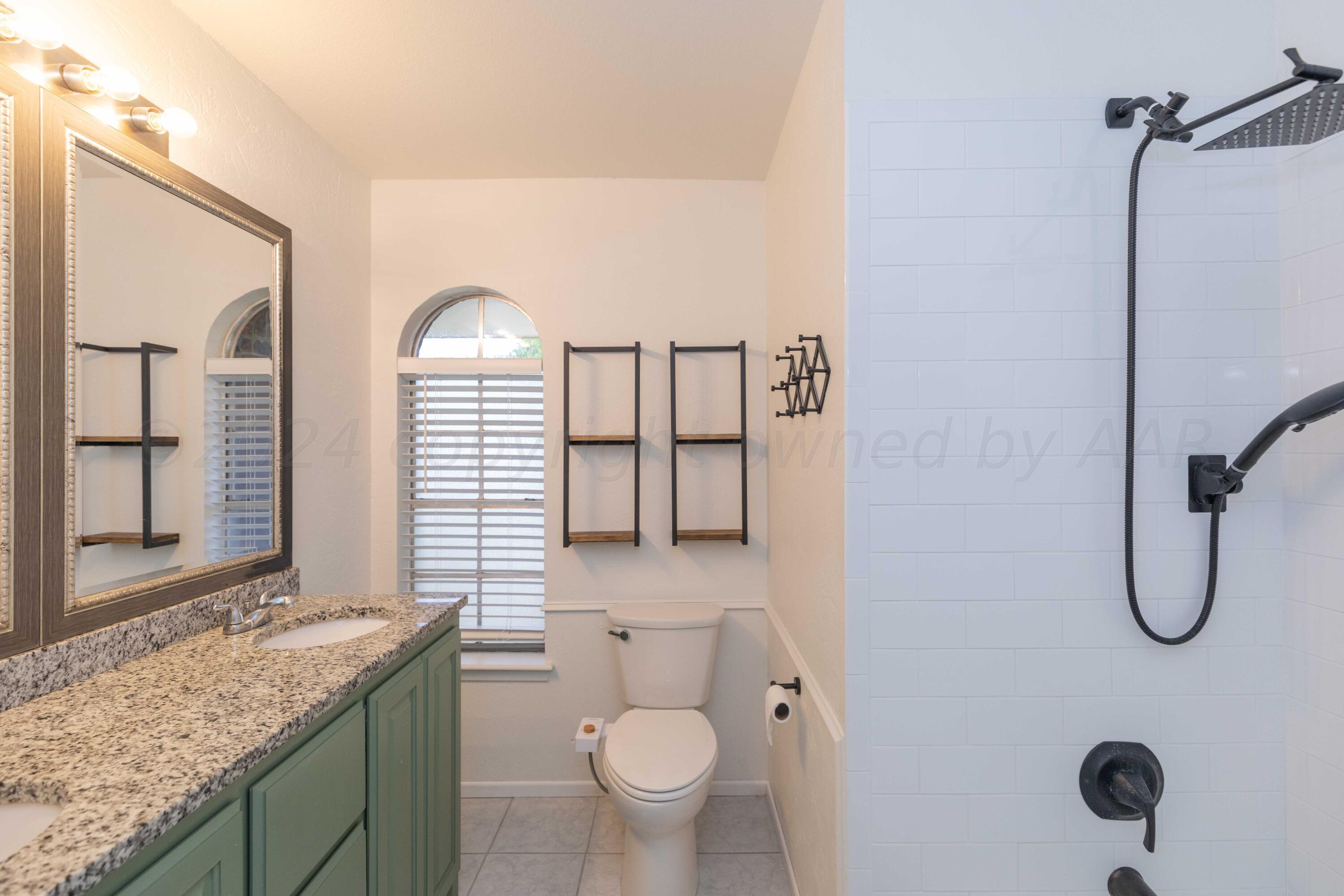 6506 Garwood Road Amarillo, TX 79109 - Photo 30 of 41 BATHROOM 2 VIEW 1