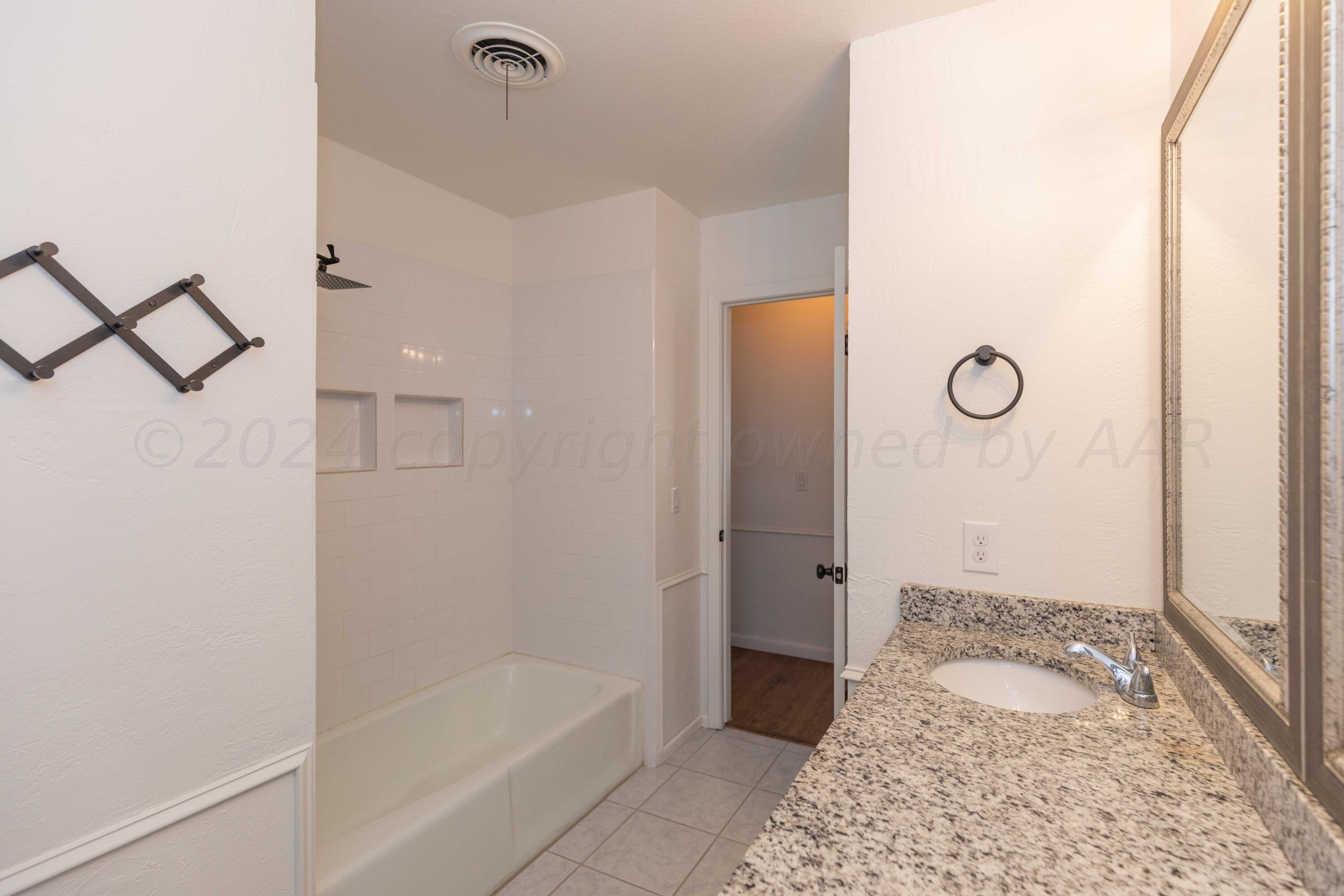 6506 Garwood Road Amarillo, TX 79109 - Photo 32 of 41 BATHROOM 2 VIEW 3