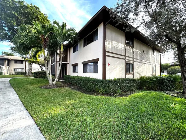 $129,000 | 9530 North Belfort Circle, Unit 108, Tamarac, FL 33321