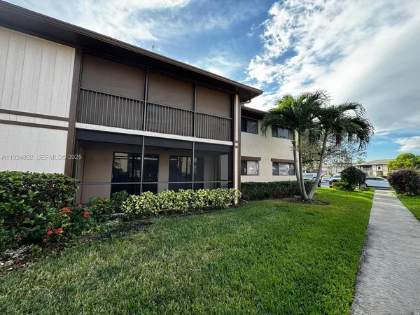 $129,000 | 9530 North Belfort Circle, Unit 108, Tamarac, FL 33321