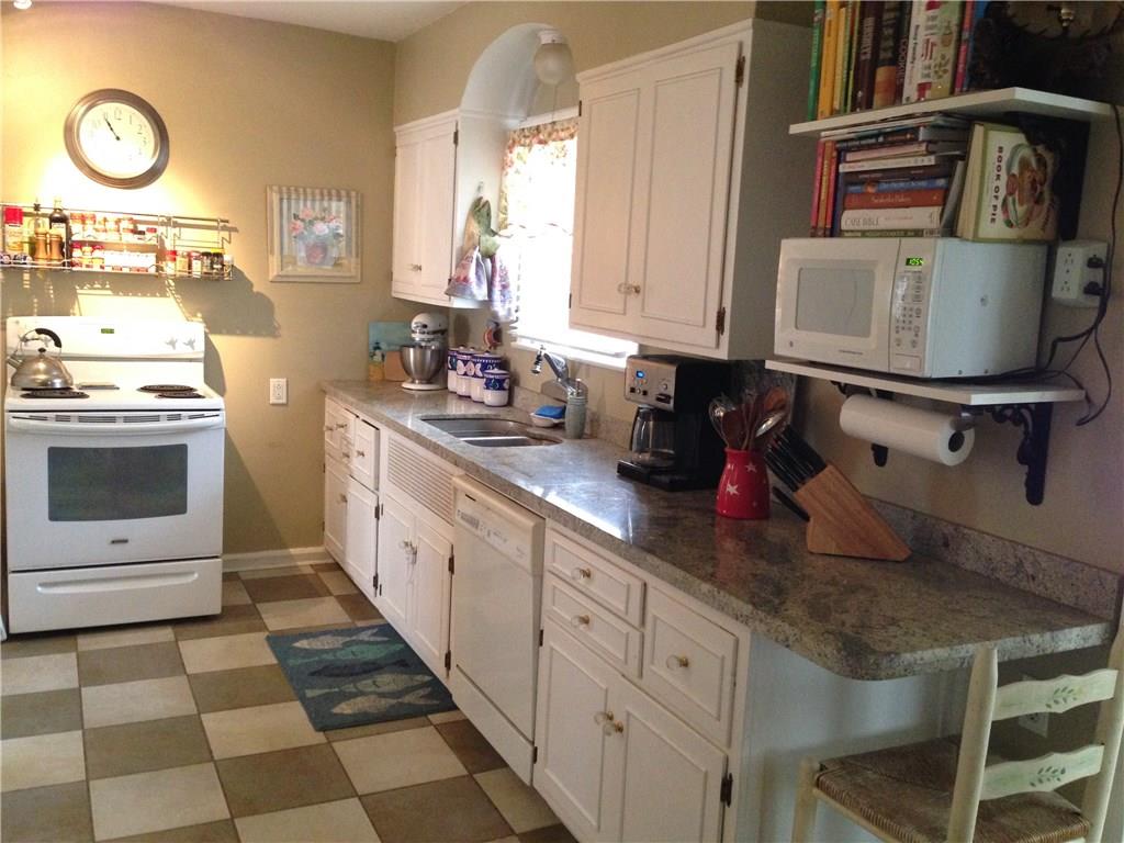 5746 Haverford Avenue Indianapolis, IN 46220 - Photo 9 of 25