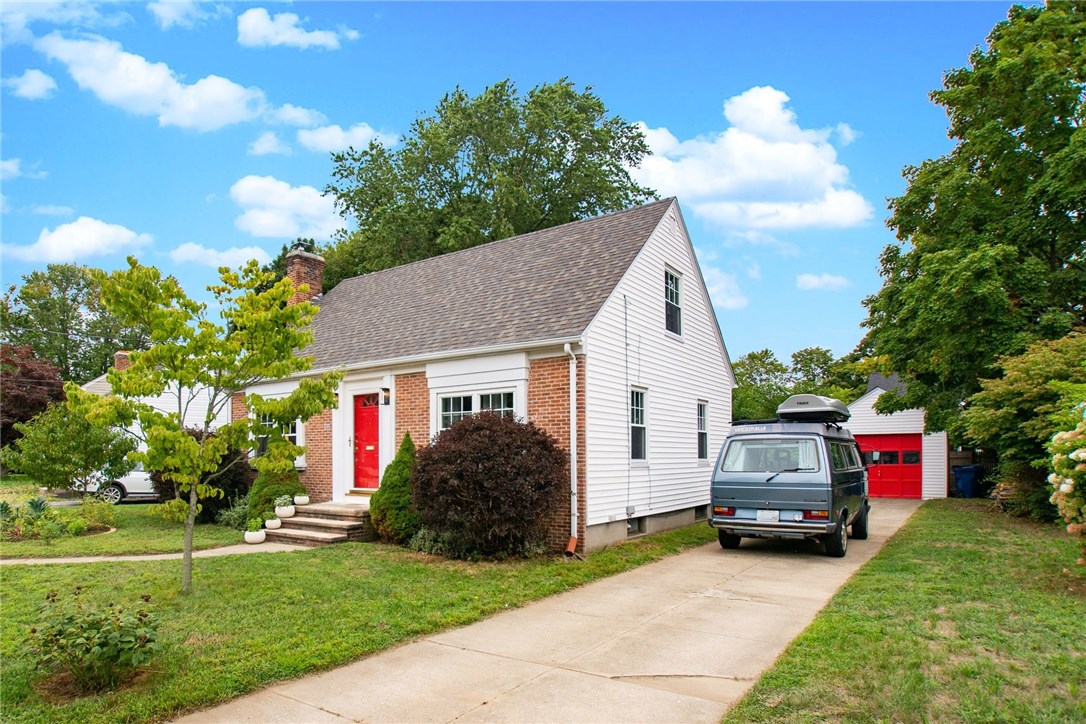 111 Mayfair Road Warwick, RI 02888 - Photo 3 of 35 Gallery Image 3