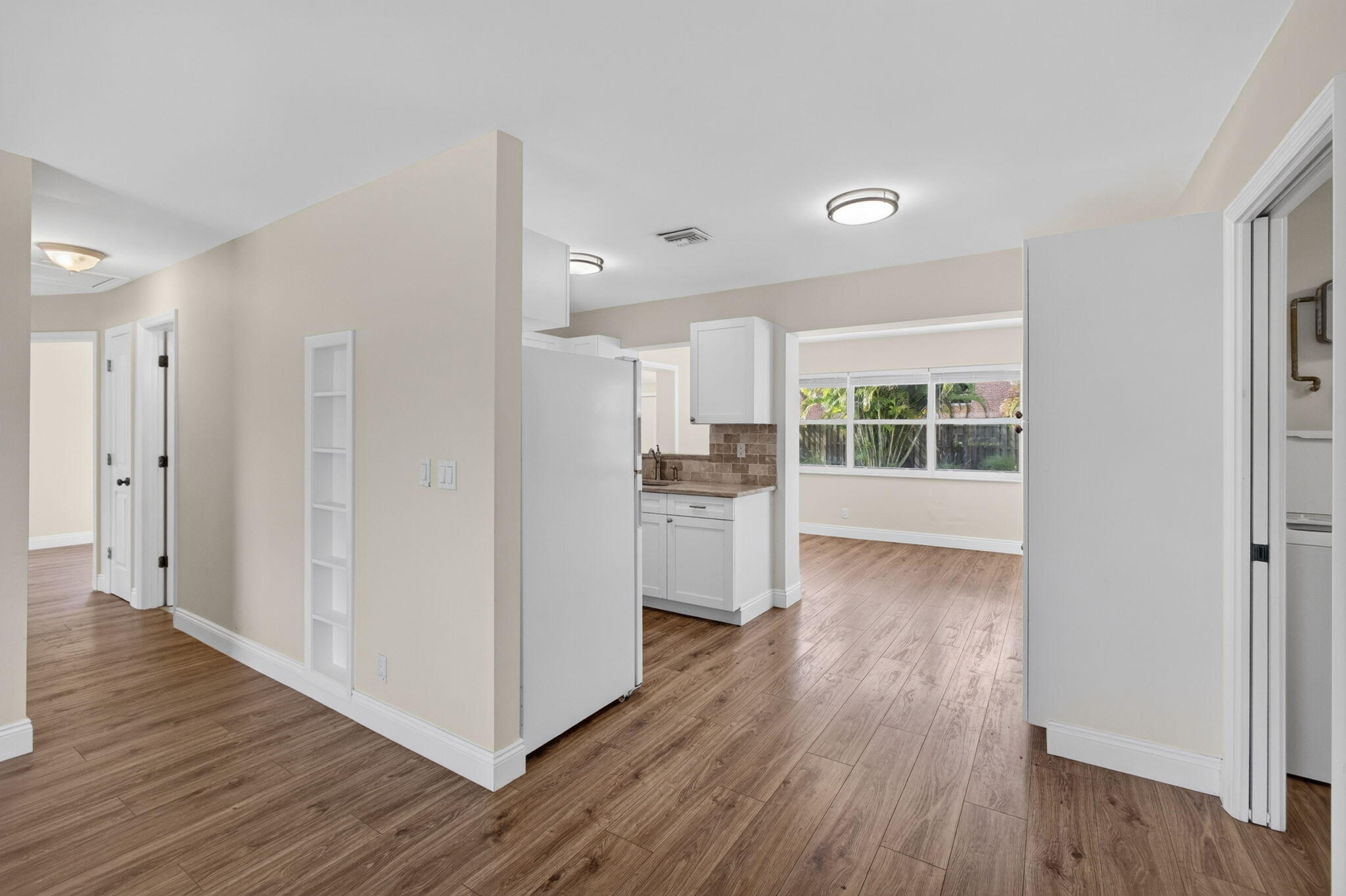 1333 West 31st Street Riviera Beach, FL 33404 - Photo 15 of 46 Living Room