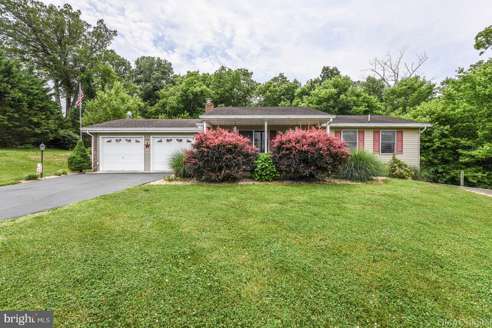 11428 Ashton Road Clear Spring, MD 21722 - Photo 4 of 36