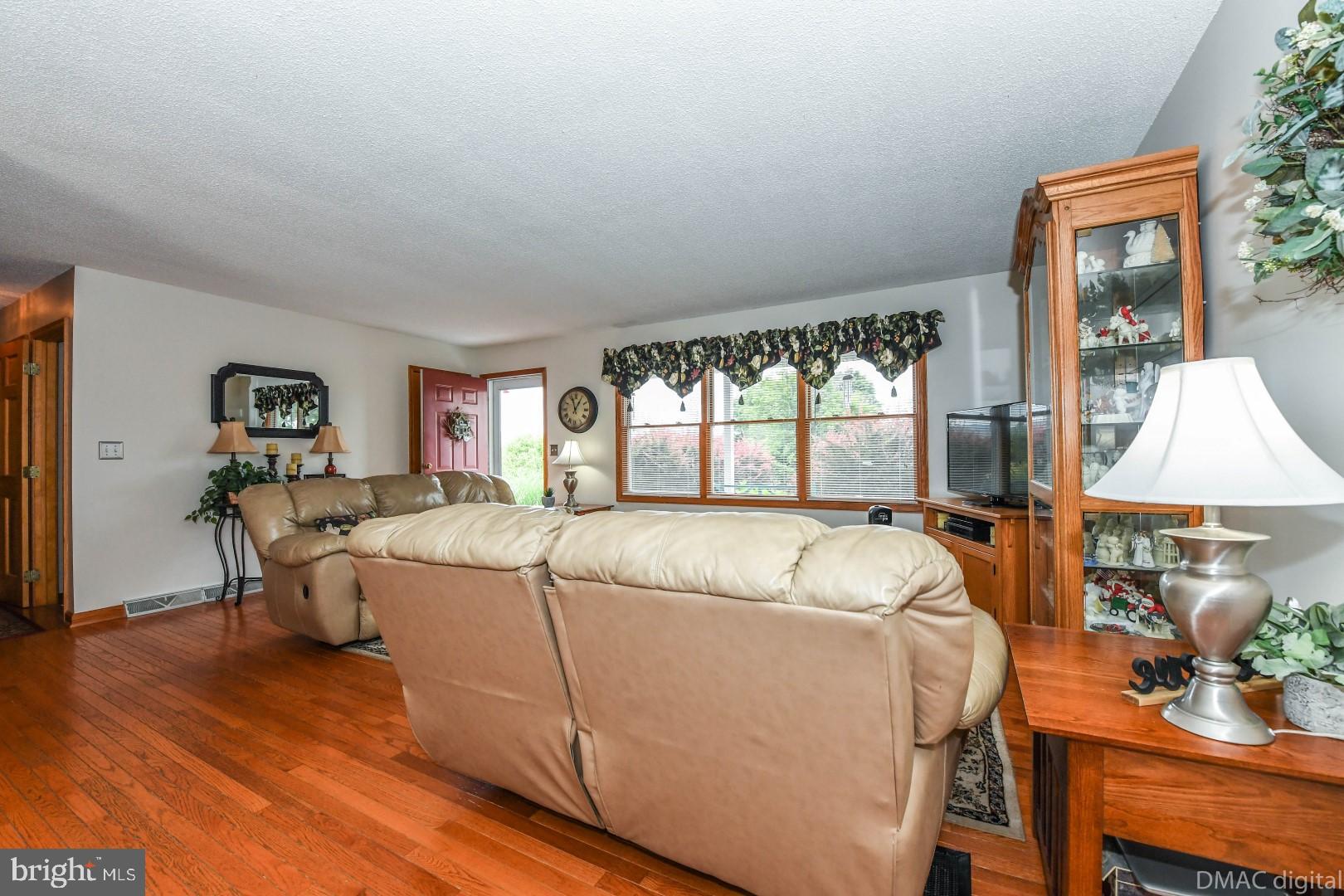 11428 Ashton Road Clear Spring, MD 21722 - Photo 7 of 36