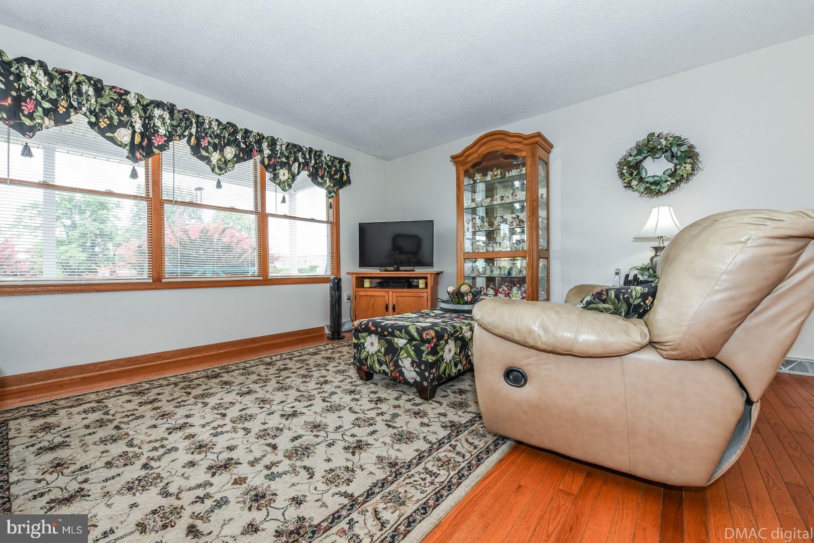 11428 Ashton Road Clear Spring, MD 21722 - Photo 8 of 36
