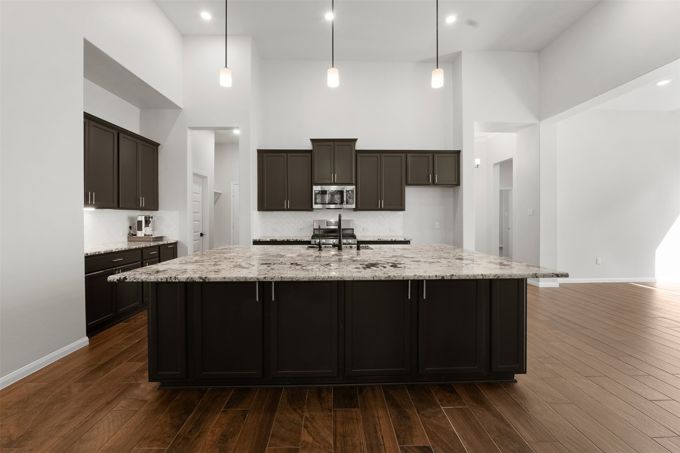 8022 McKittrick Ridge Drive Porter, TX 77365 - Photo 5 of 44 Kitchen with large island
